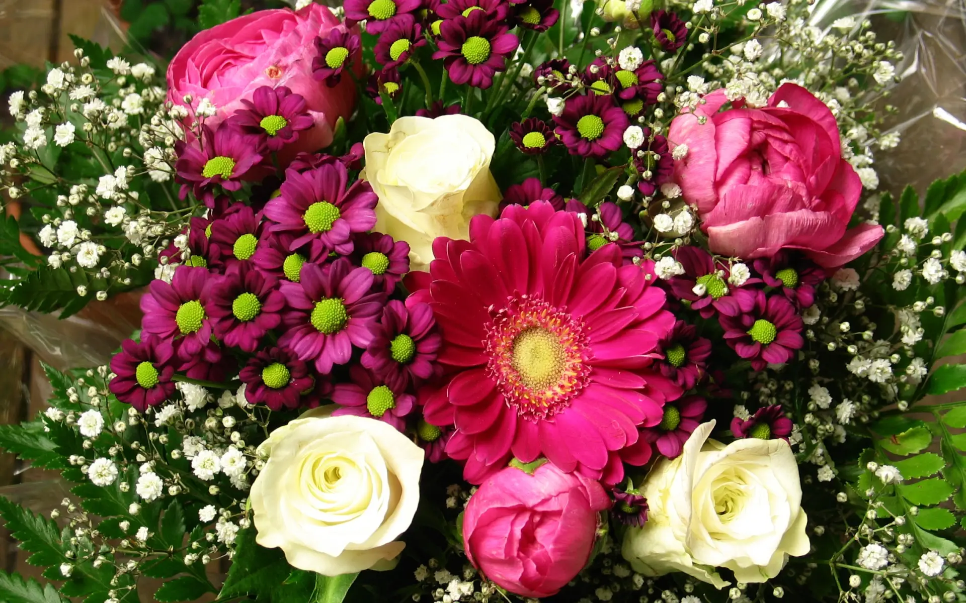 Corporate Gifting Made Easy: Impress Clients with These Elegant Picks